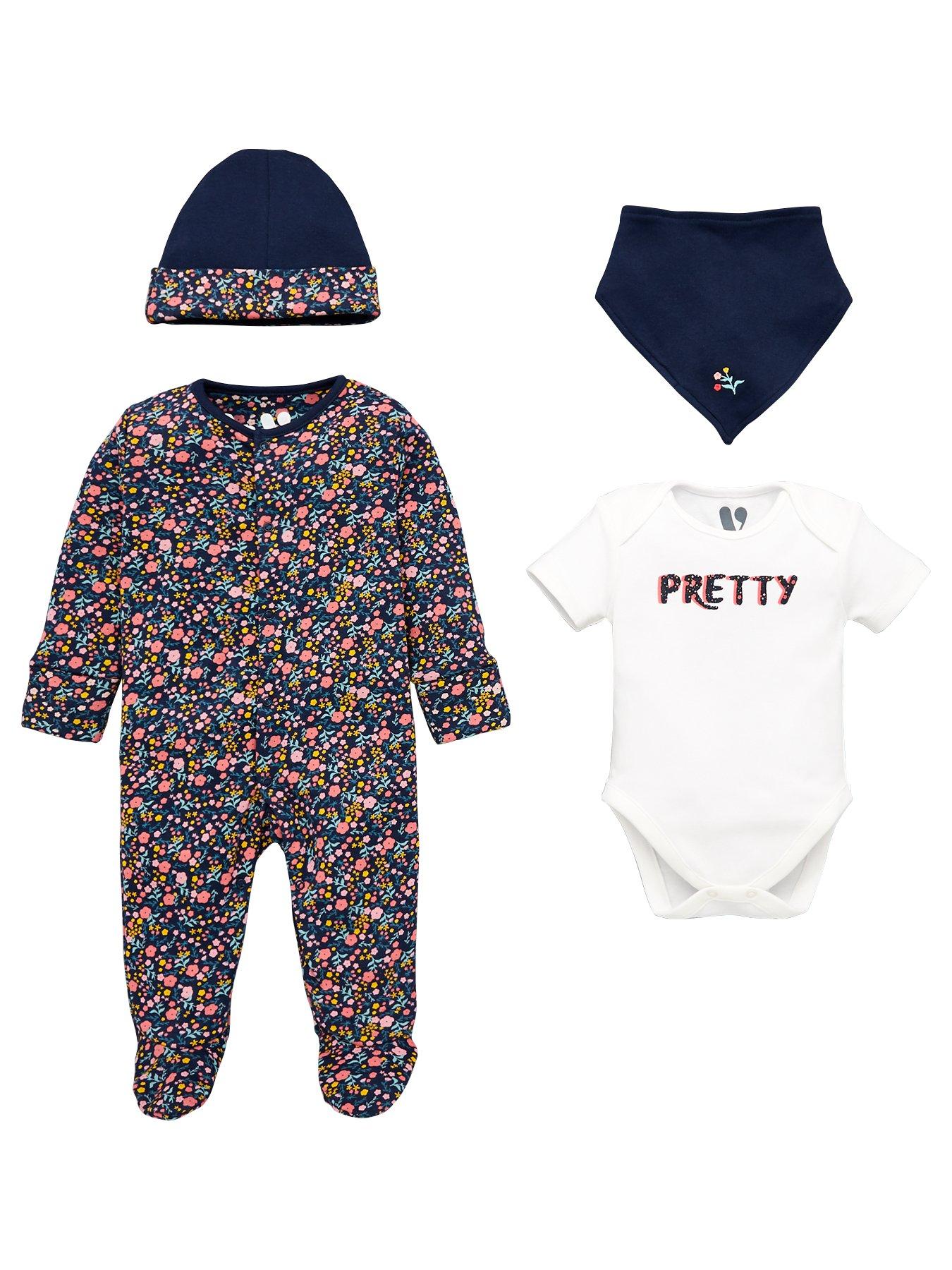 baby clothes very