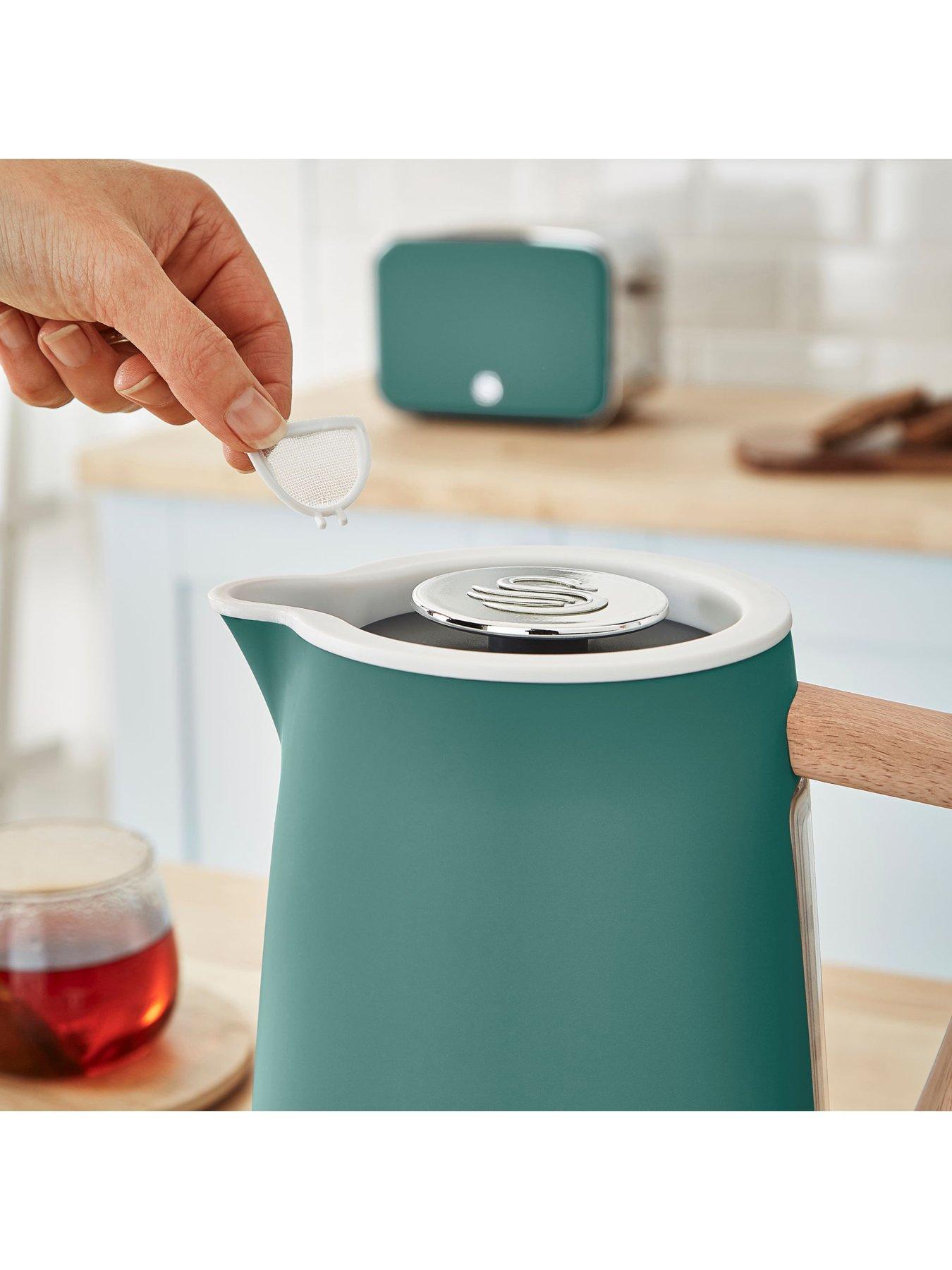 Image 3 of 5 of Swan Nordic Kettle - Green