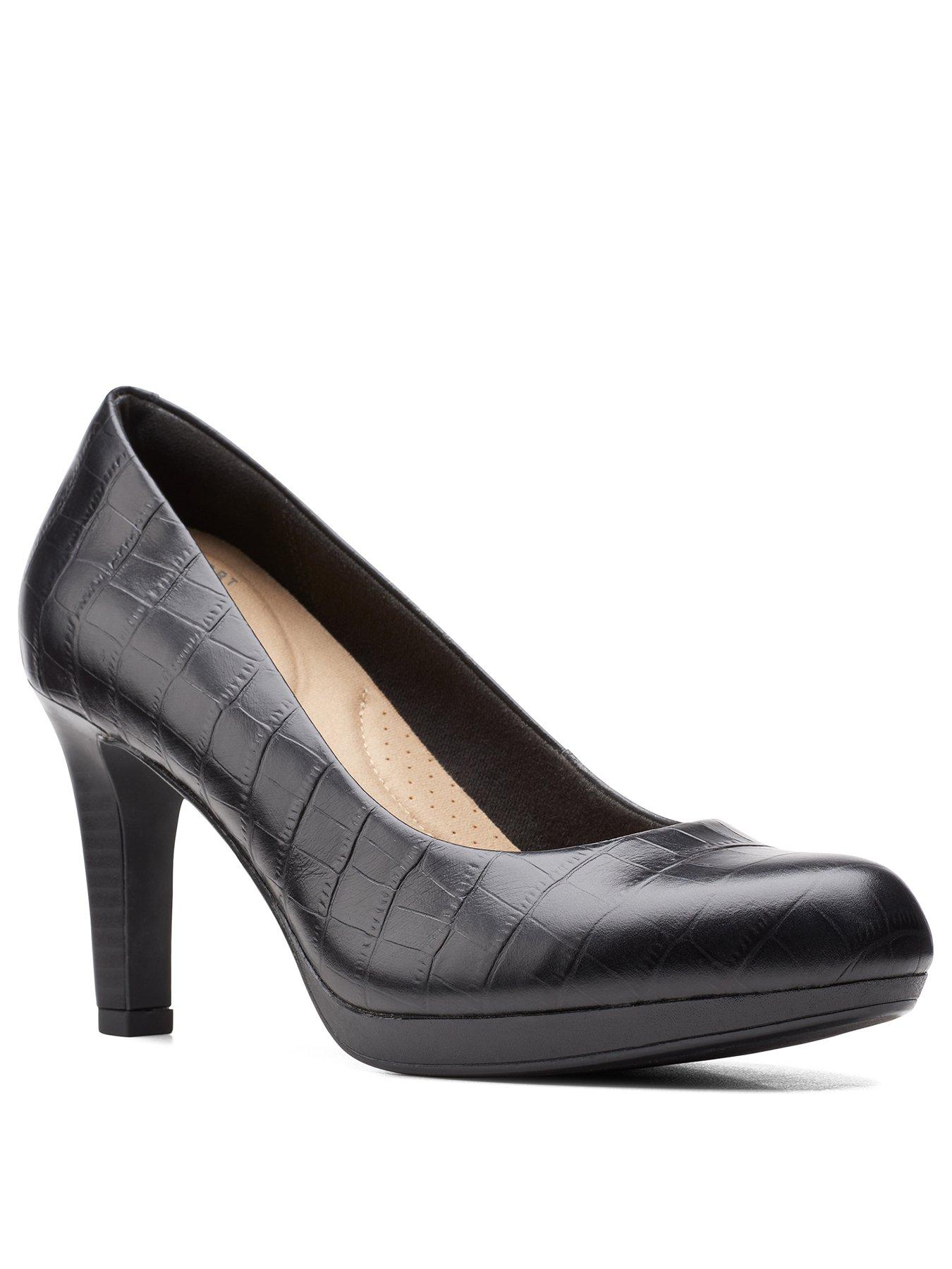 clarks ladies heeled shoes