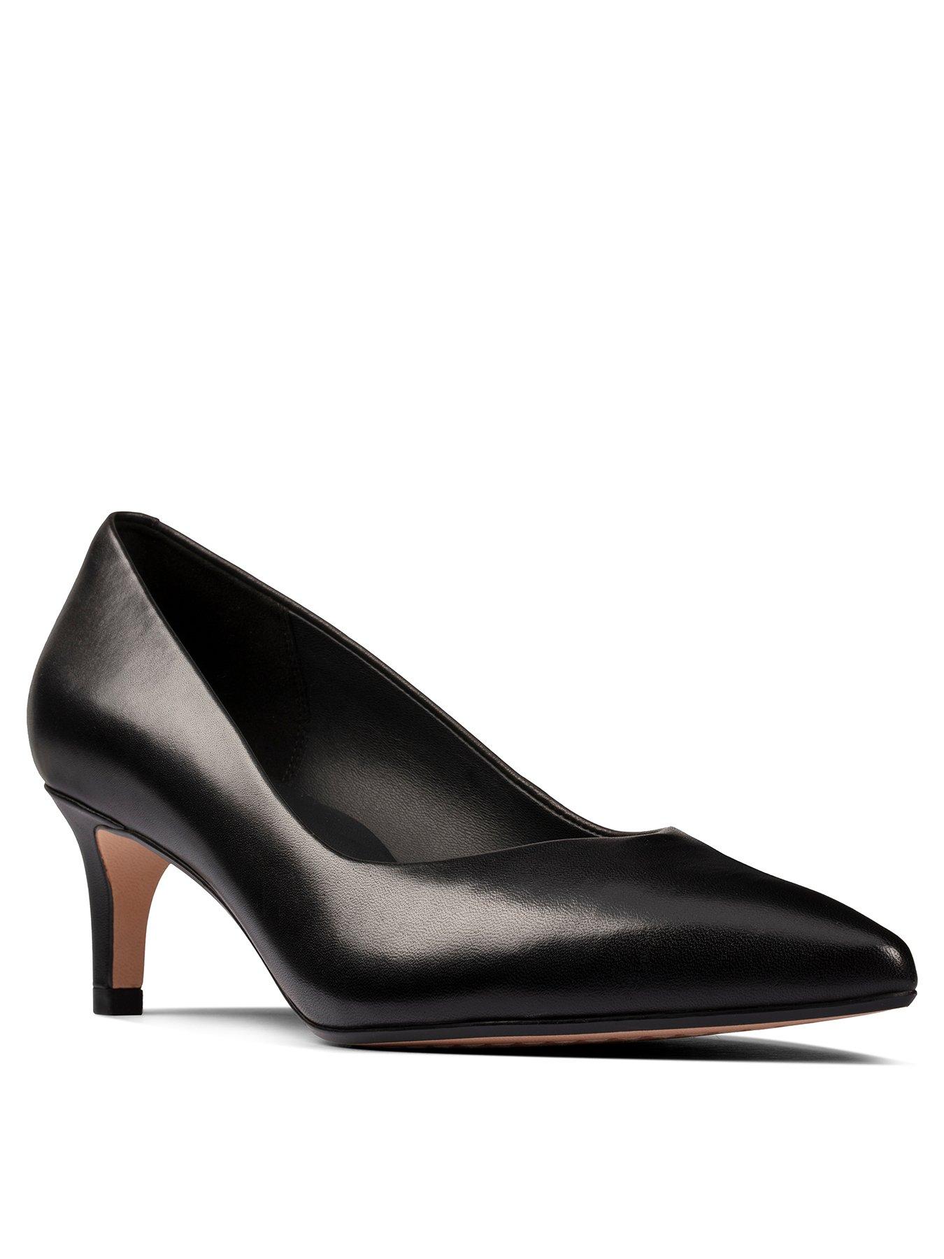 clarks wide fit shoes