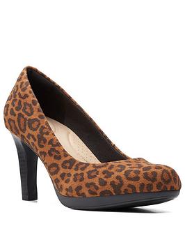 clarks-adriel-viola-court-shoe-leopard-print