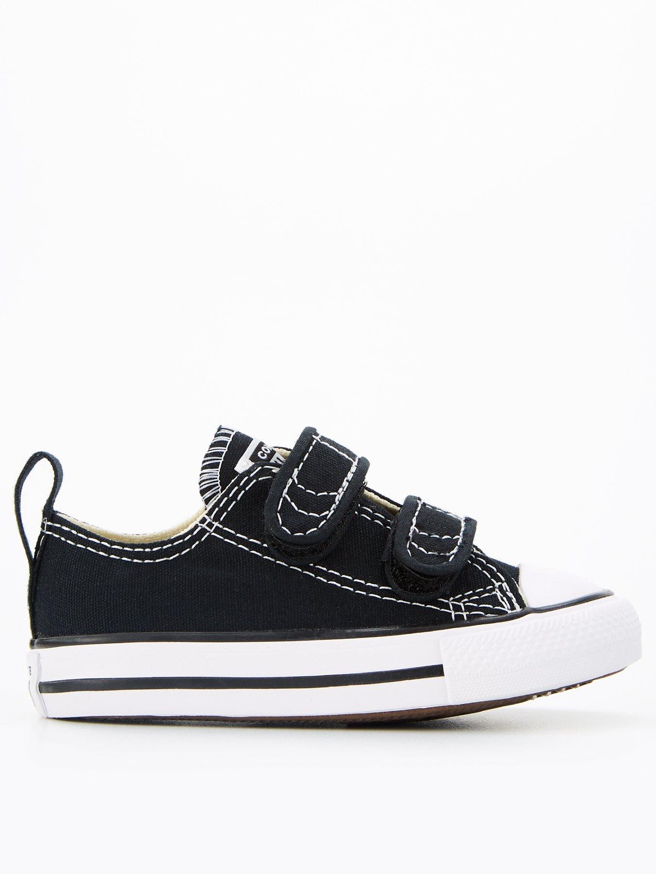 undefined Chuck Taylor All Star Ox 2v Infant Trainer - Black