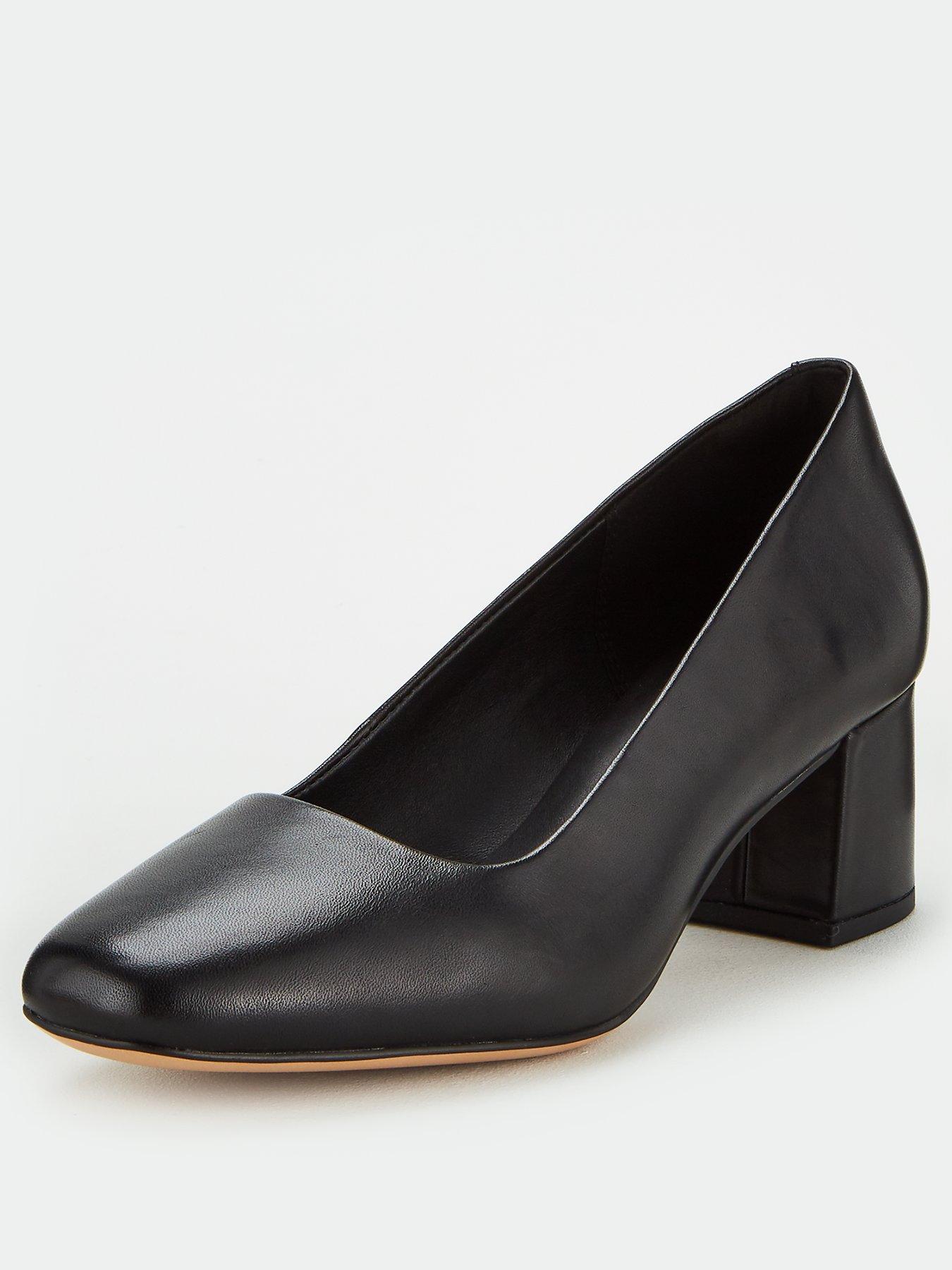 clarks block heel court shoes