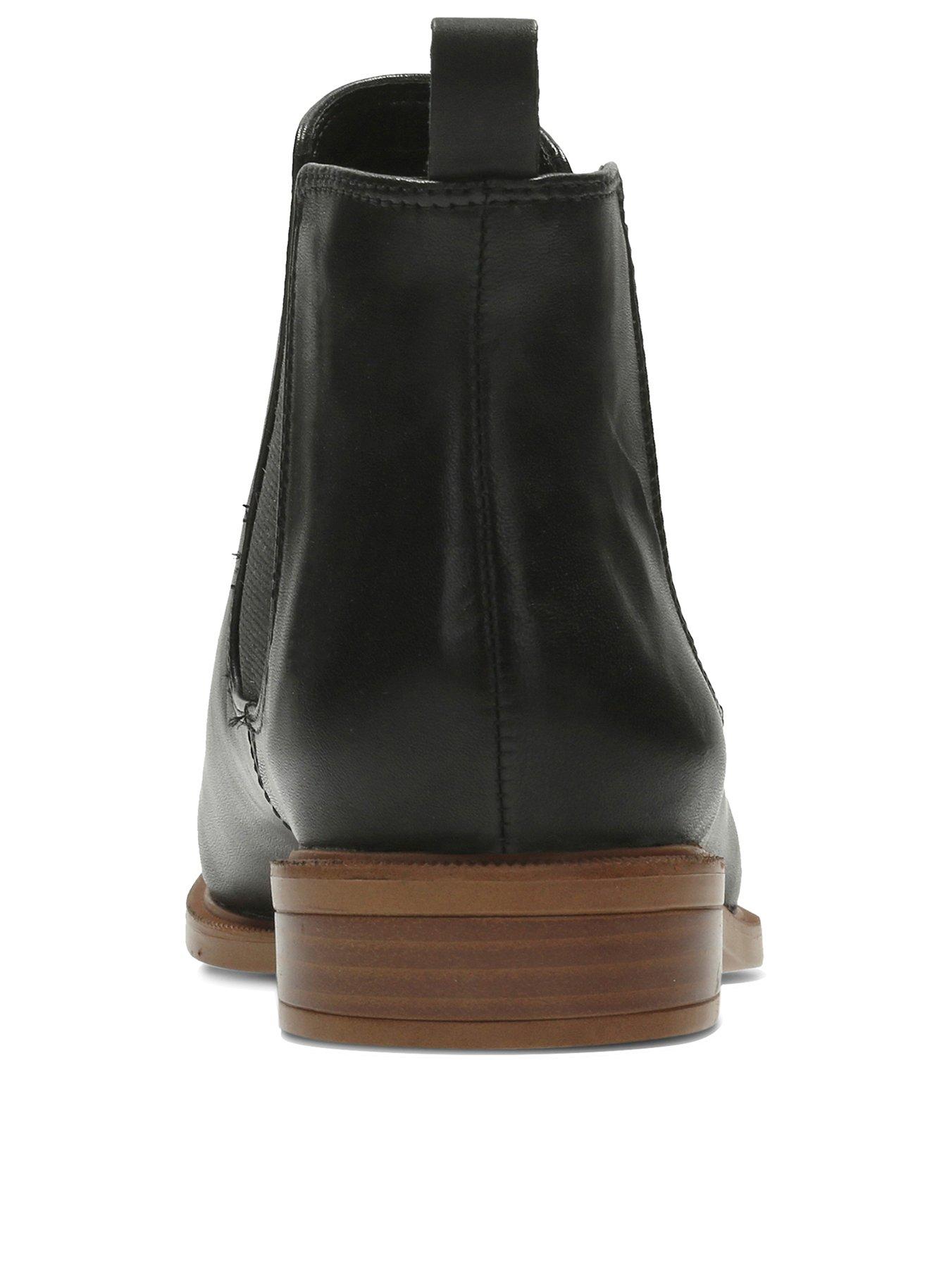 clarks taylor shine wide fit