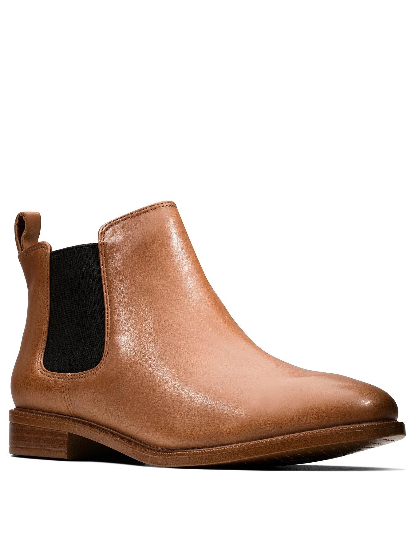clarks chelsea boots brown