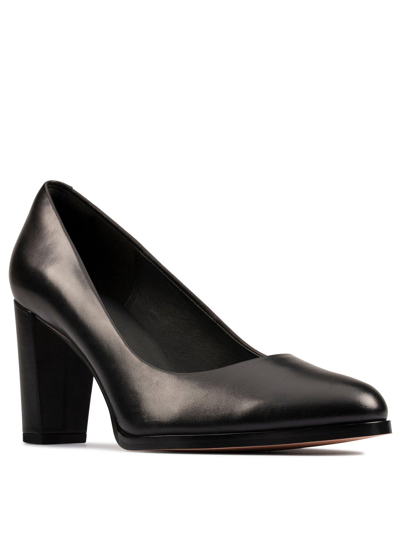 clarks ladies black leather shoes