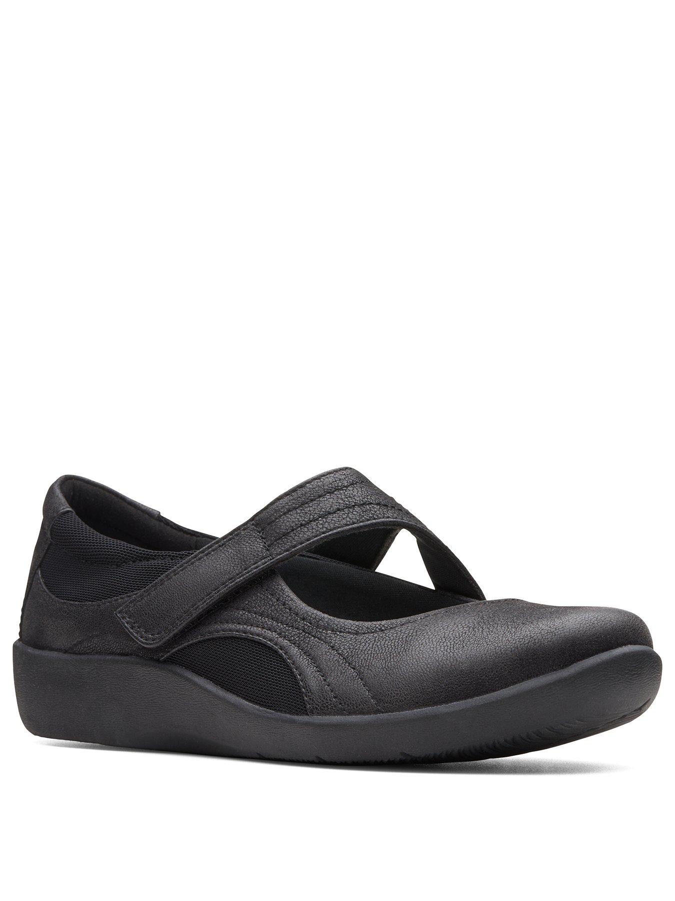 clarks wide fit shoes for ladies