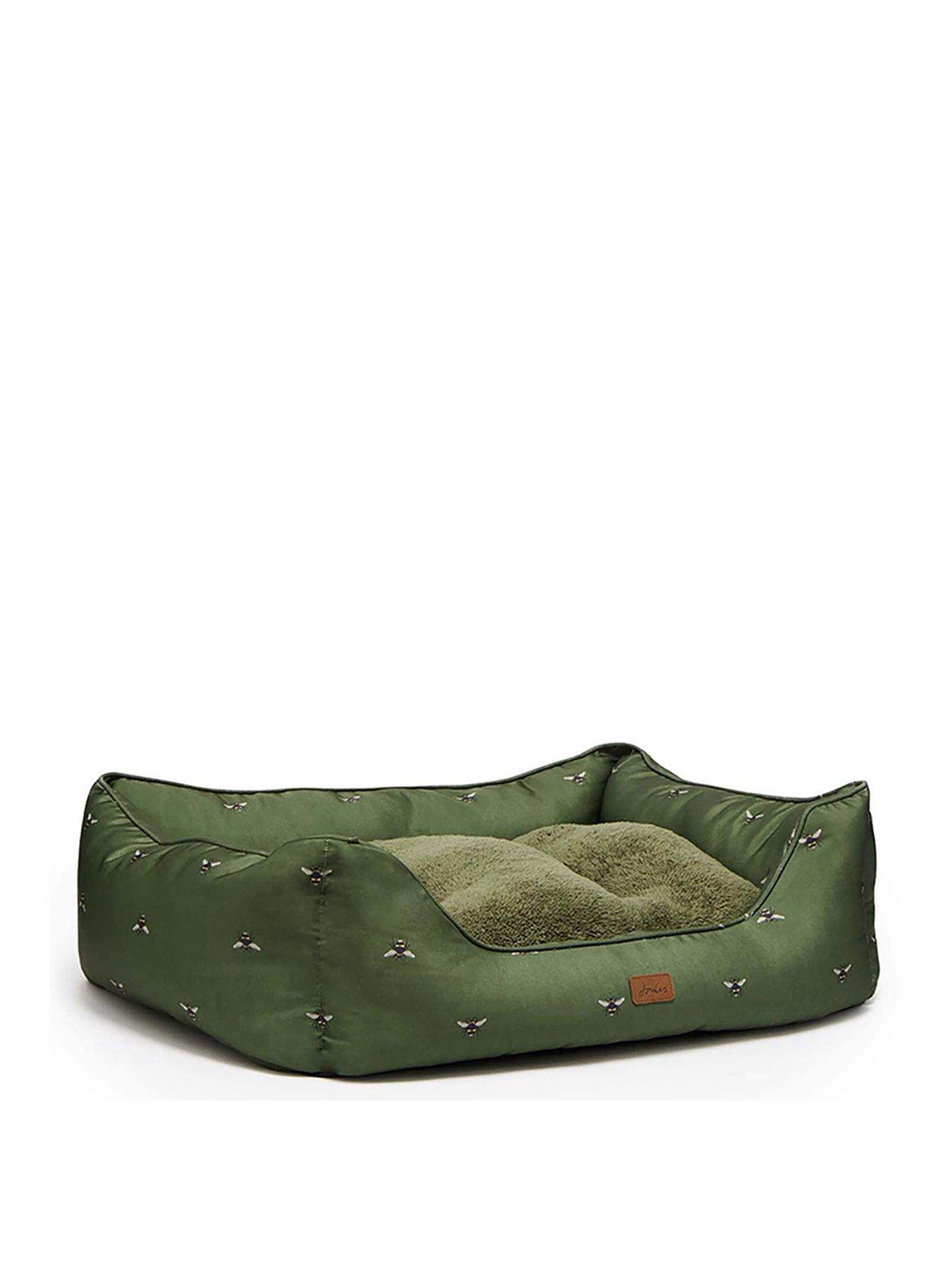 Joules dog clearance cushion