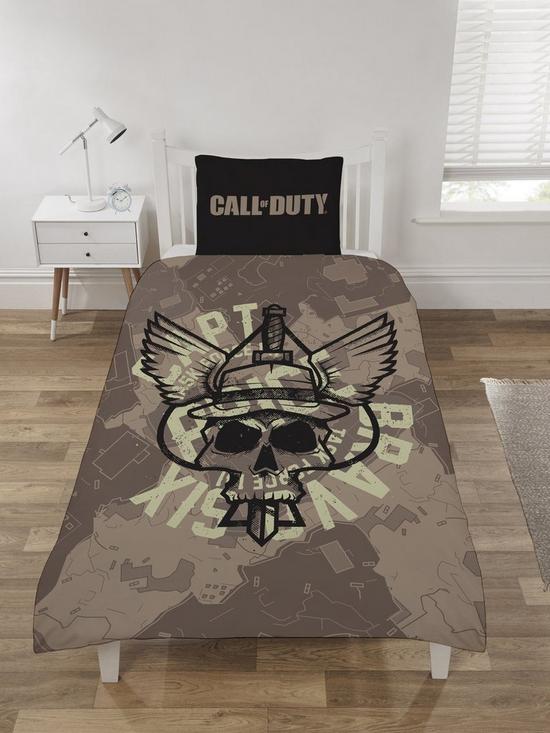 front image of call-of-duty-capt-price-single-duvet-cover-set-black