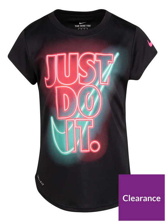 front image of nike-younger-girls-short-sleeve-graphic-t-shirt-black