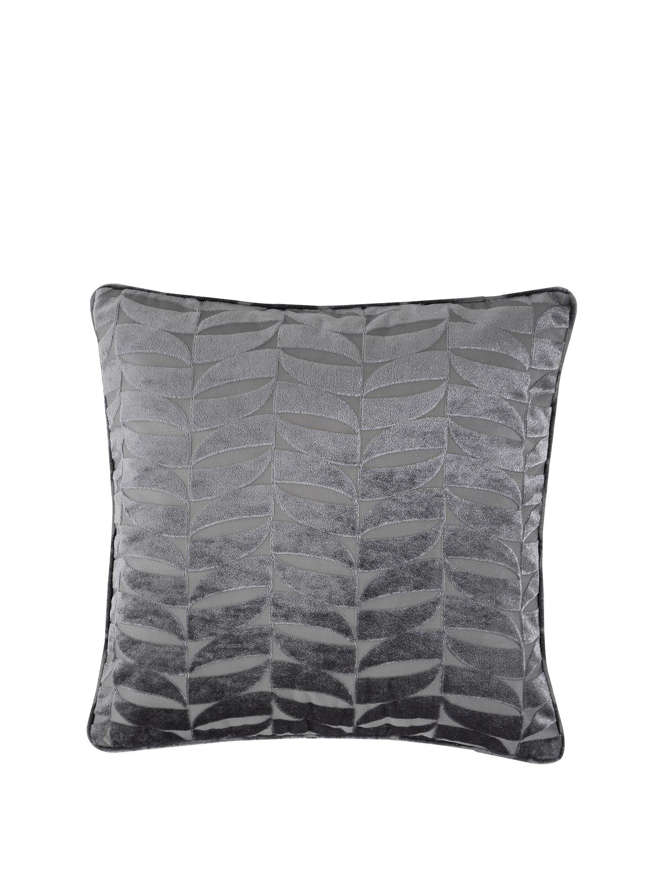 curtina-kendall-cushion