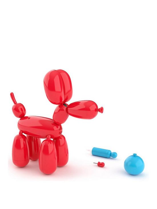 front image of squeakee-the-balloon-dog