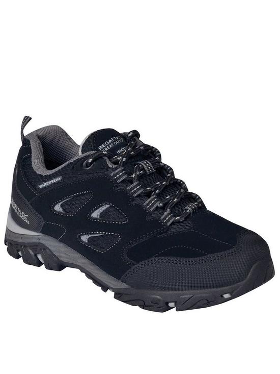 front image of regatta-holcombe-low-junior-walking-shoe-black