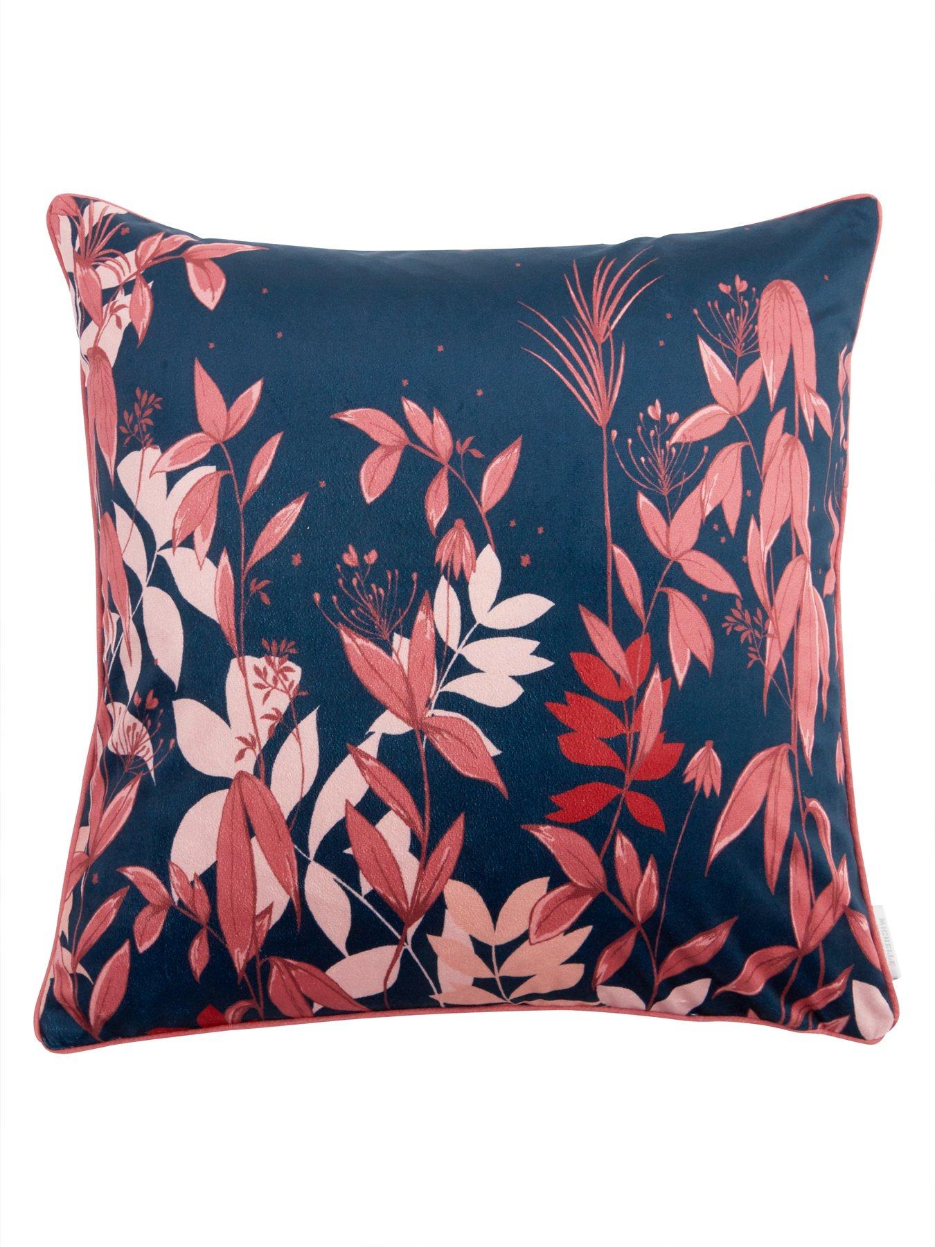 Michelle keegan home | Bedding | Home ANGEL BEATS BED Sheet & Long Pillow