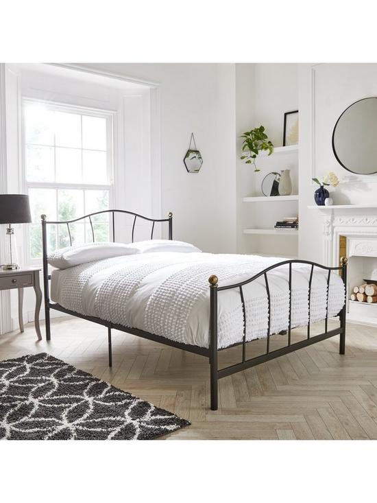 stillFront image of paisley-double-bed