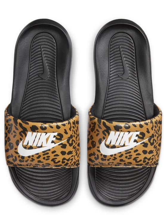 outfit image of nike-victori-one-leopard-print