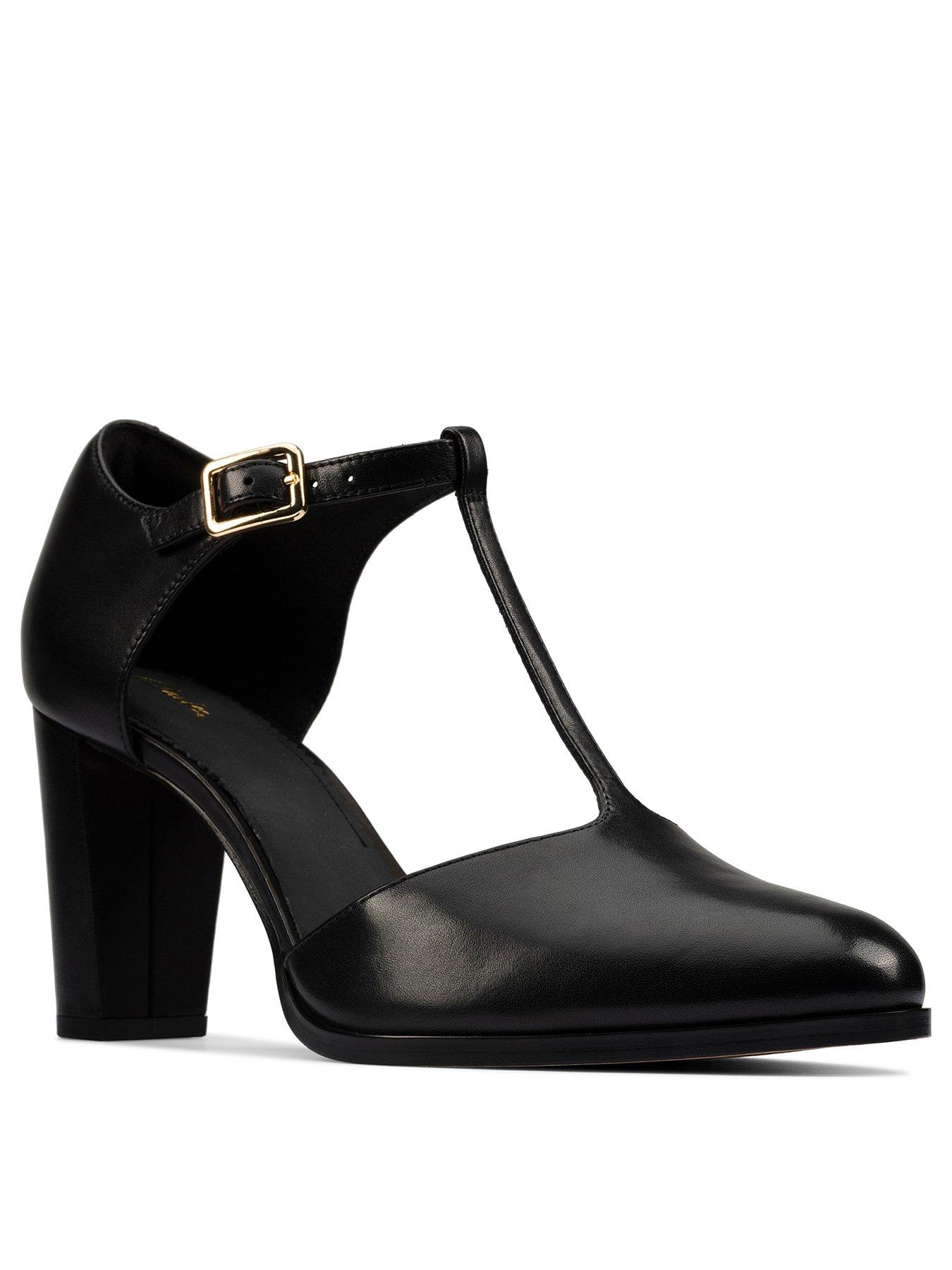 clarks low heel