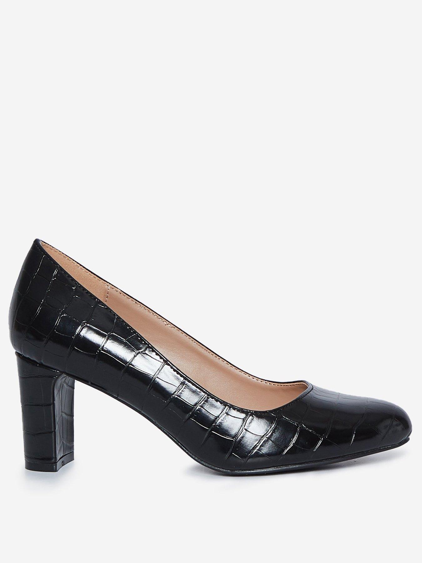 black almond toe court shoes