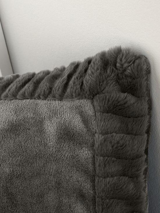 back image of catherine-lansfield-velvet-amp-faux-fur-cushion