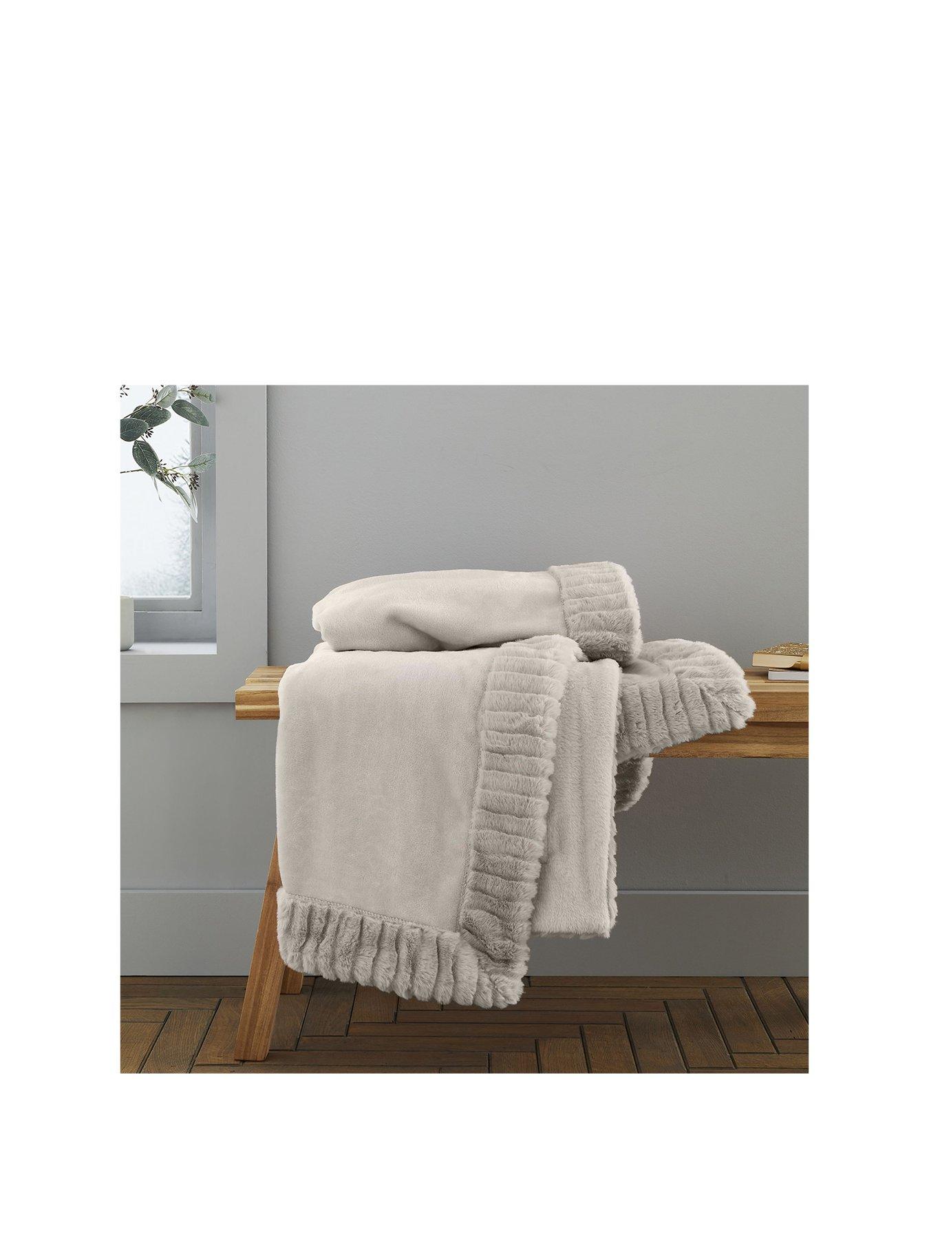  image of catherine-lansfield-velvet-amp-faux-fur-throw-blush