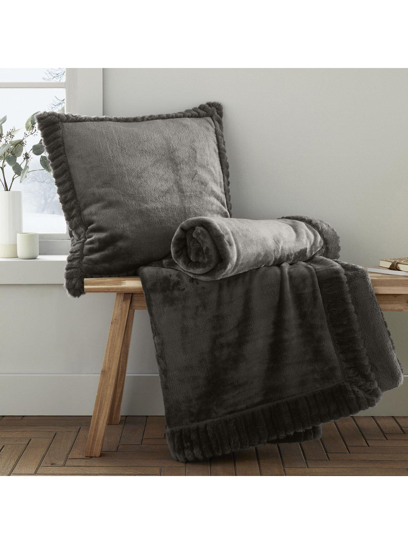 Catherine Lansfield Velvet Faux Fur Throw littlewoods