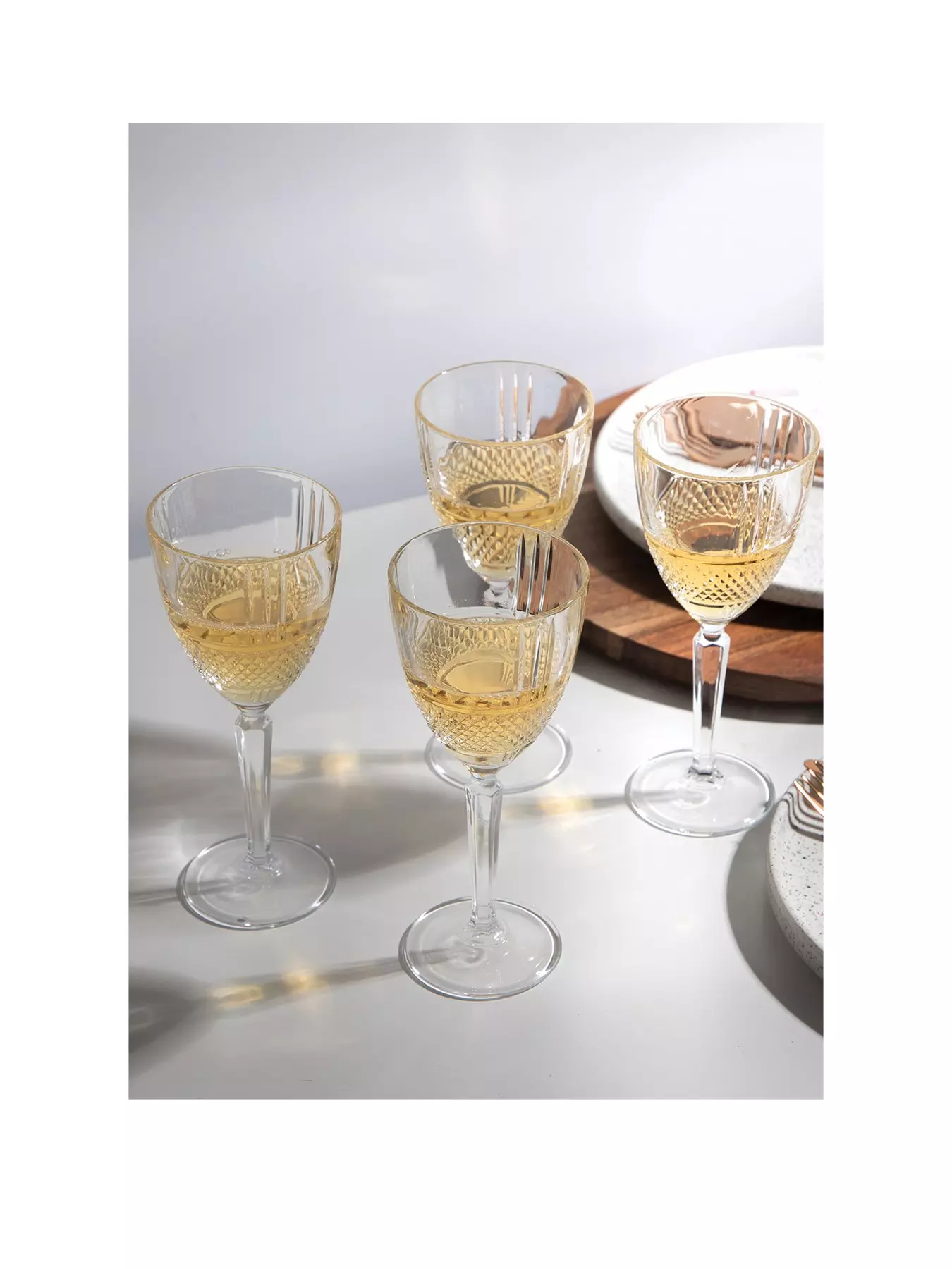 Mikasa Julie Gold Set of 4 White Wine Glasses, 16.5-Ounce, Clear