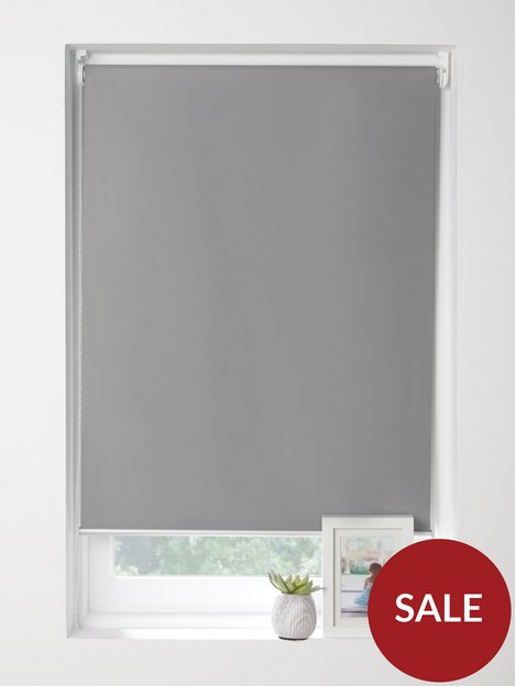 maison-blackout-roller-blind-with-metal-trim