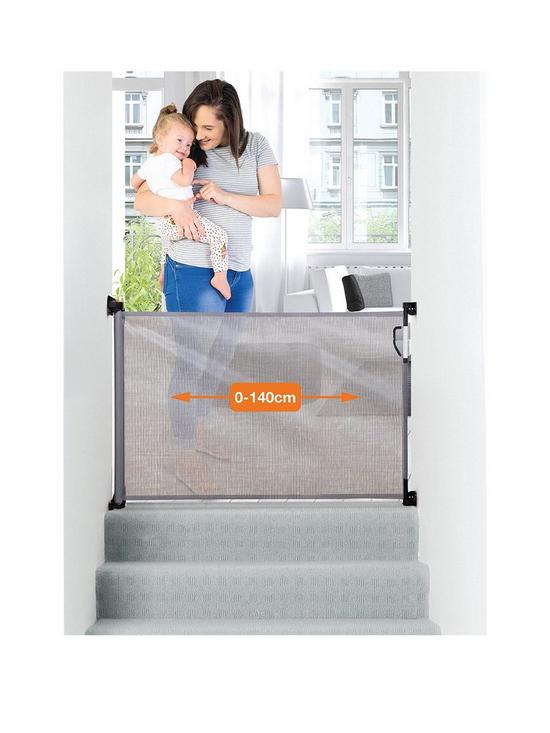 front image of dreambaby-retractable-relocatable-gate-fits-gaps-0-140cm-greymesh