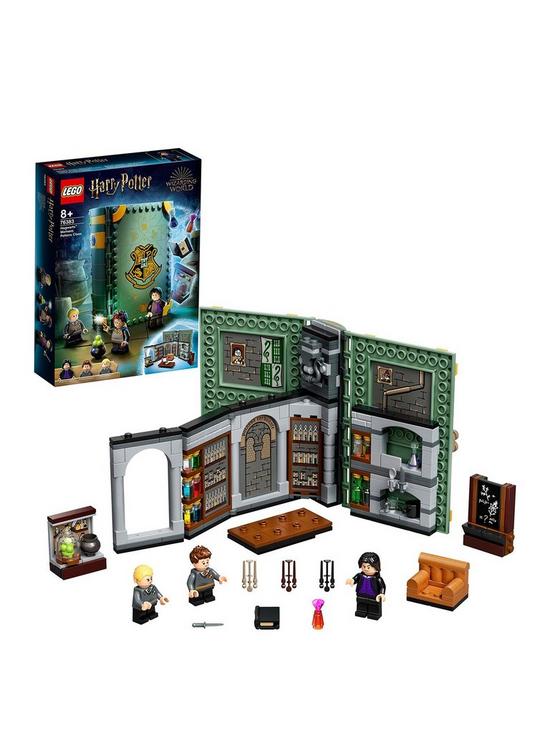 front image of lego-harry-potter-hogwarts-potions-class-building-set-76383