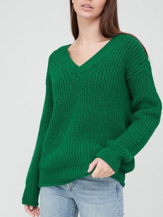 front image of v-by-very-v-neck-chunky-knit-rolled-trim-knitted-jumper-green