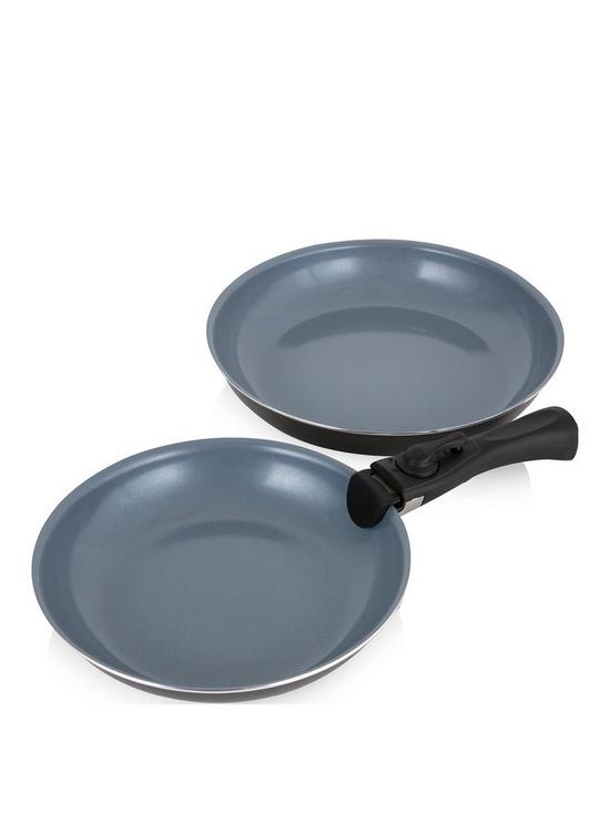 front image of tower-freedom-24cm-and-28cm-frying-pan-set