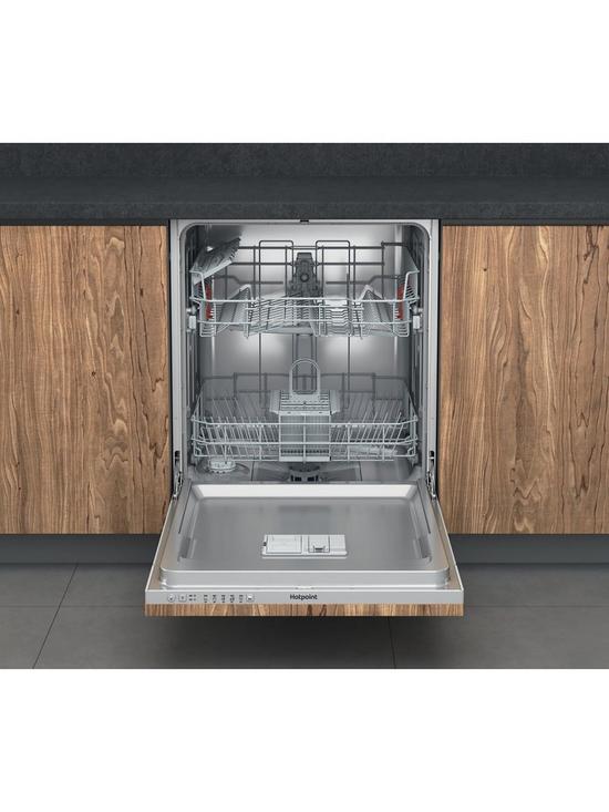 outfit image of hotpoint-hie2b19uk-built-in-13-place-full-size-dishwasher-silver