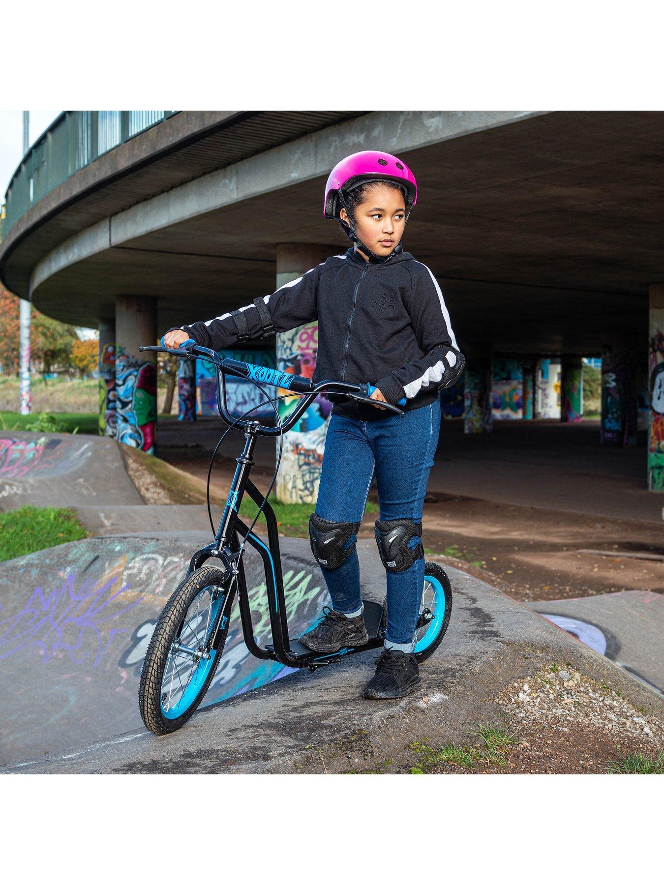 Image 3 of 7 of XOOTZ BMX Scooter- Blue