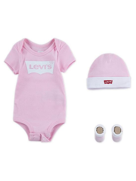 front image of levis-baby-girls-batwing-hat-bodysuit-and-bootie-set-pink