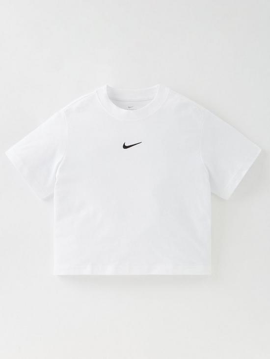 front image of nike-girls-nsw-tee-essntl-ss-boxy