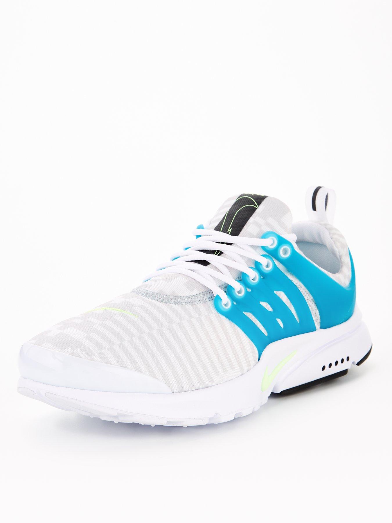 pink nike trainers junior