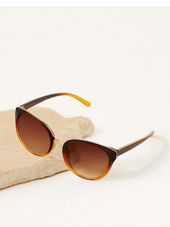 front image of monsoon-perla-preppy-sunglasses