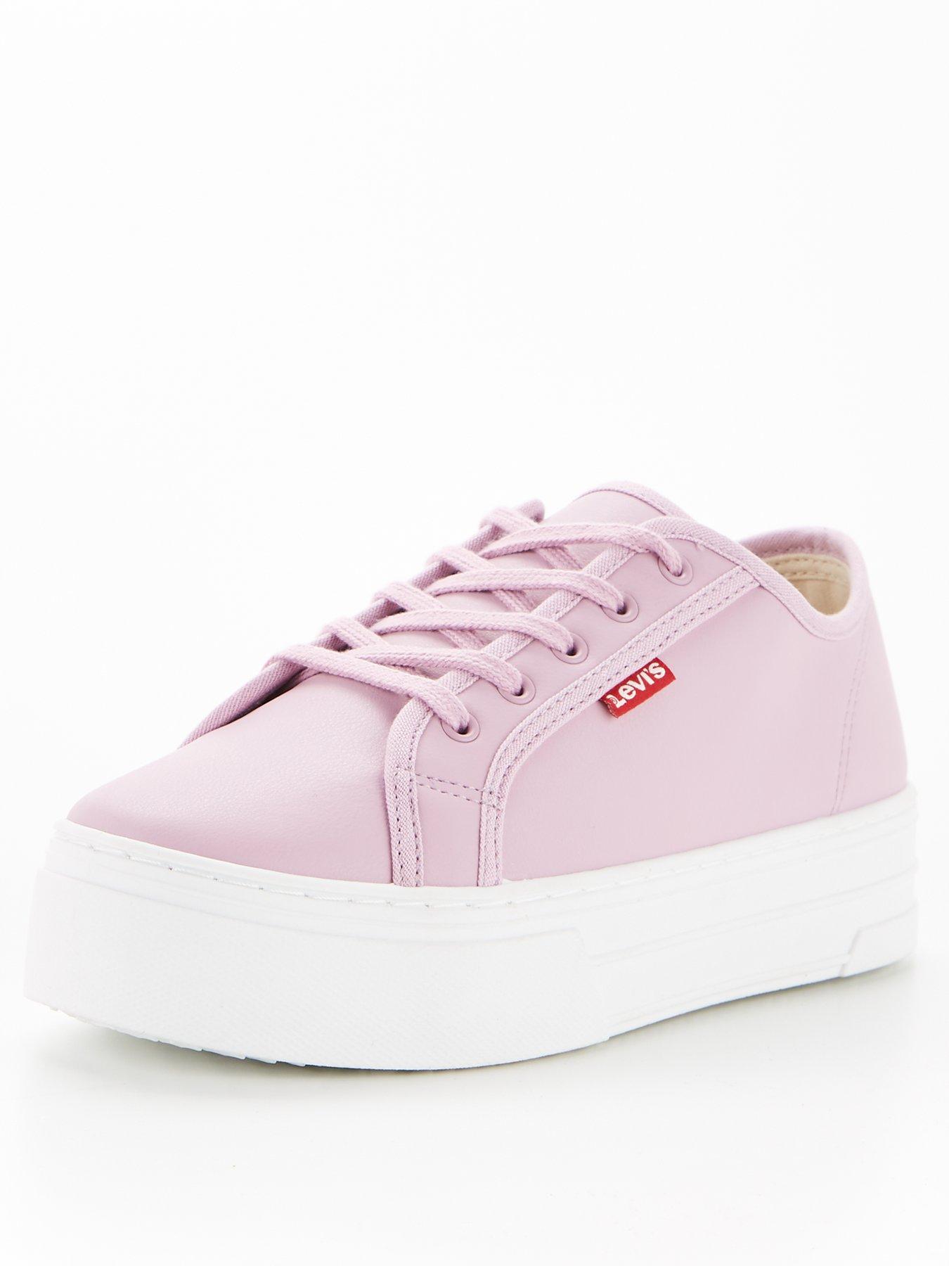 levi pumps