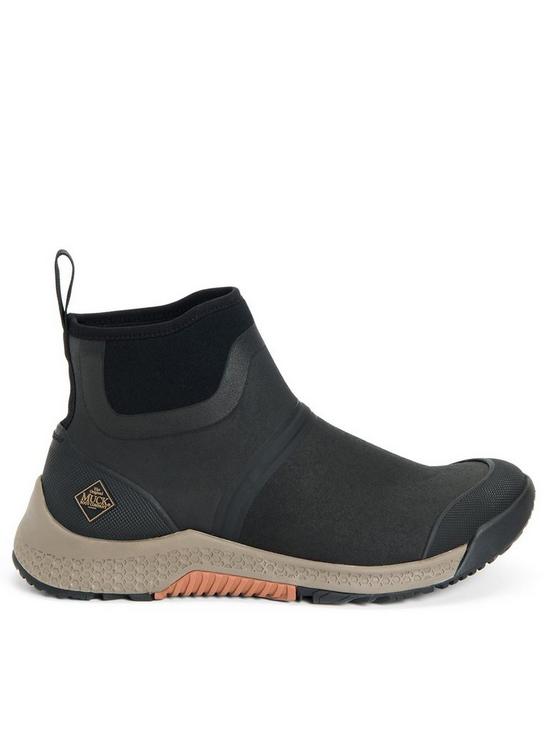 front image of muck-boots-outscape-chelsea-black