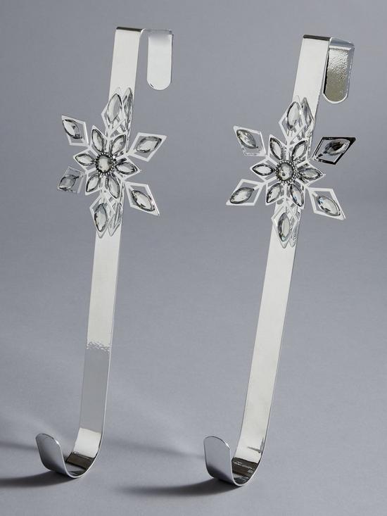 stillFront image of christmas-wreath-snowflake-hangers-ndash-set-of-2nbsp