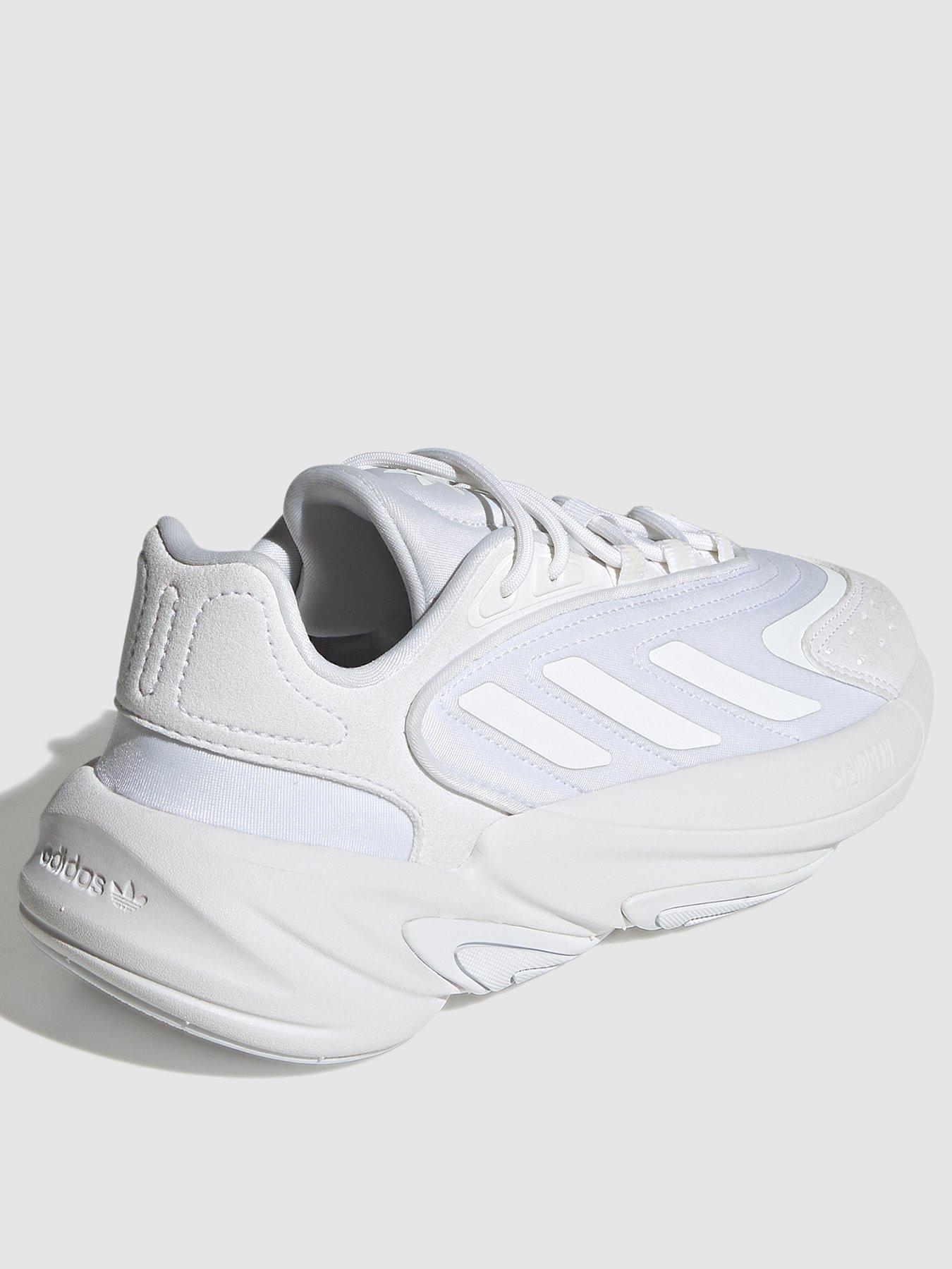 Junior white best sale trainers sale