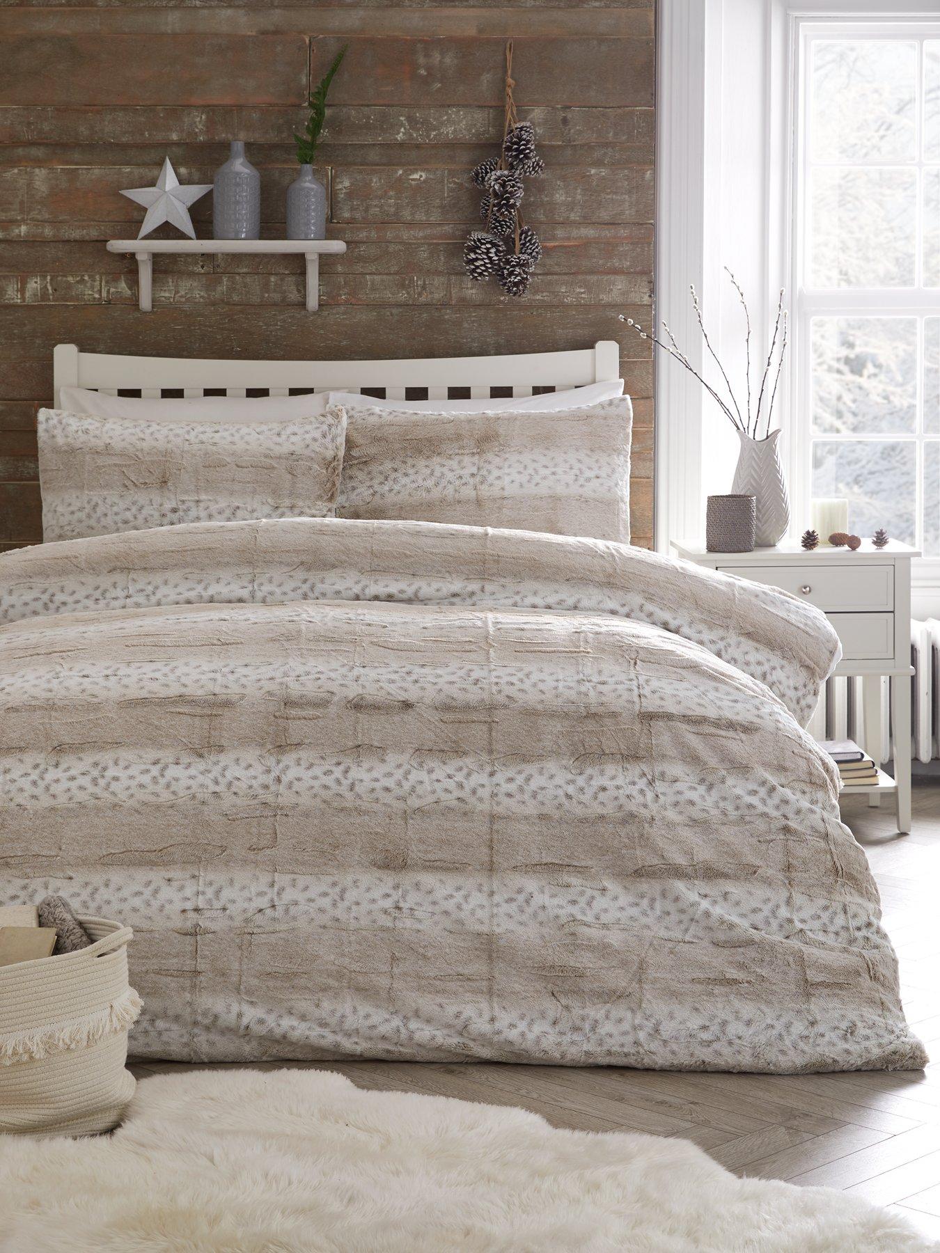 The Very Collection Snow Leopard Cuddly Fleece Duvet Cover Set