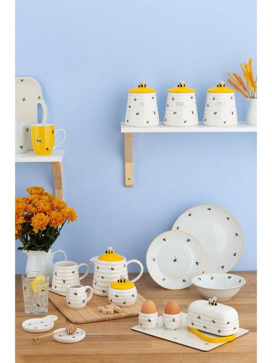 stillFront image of price-kensington-sweet-bees-8-pc-placemat-coaster-set
