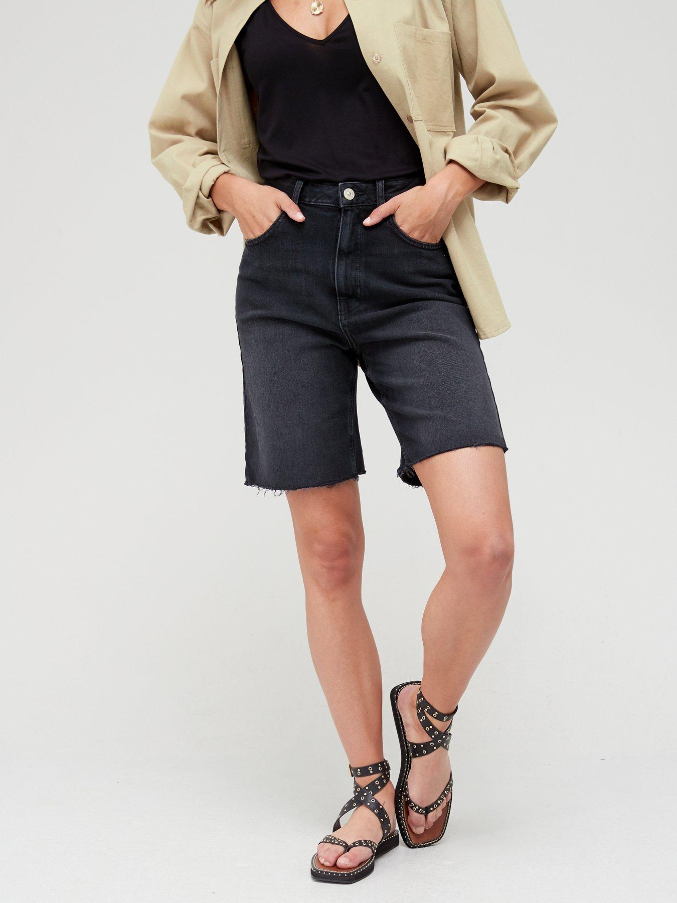 knee length tight shorts
