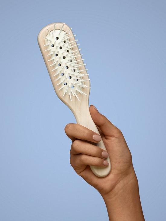 back image of philip-kingsley-vented-grooming-hairbrush