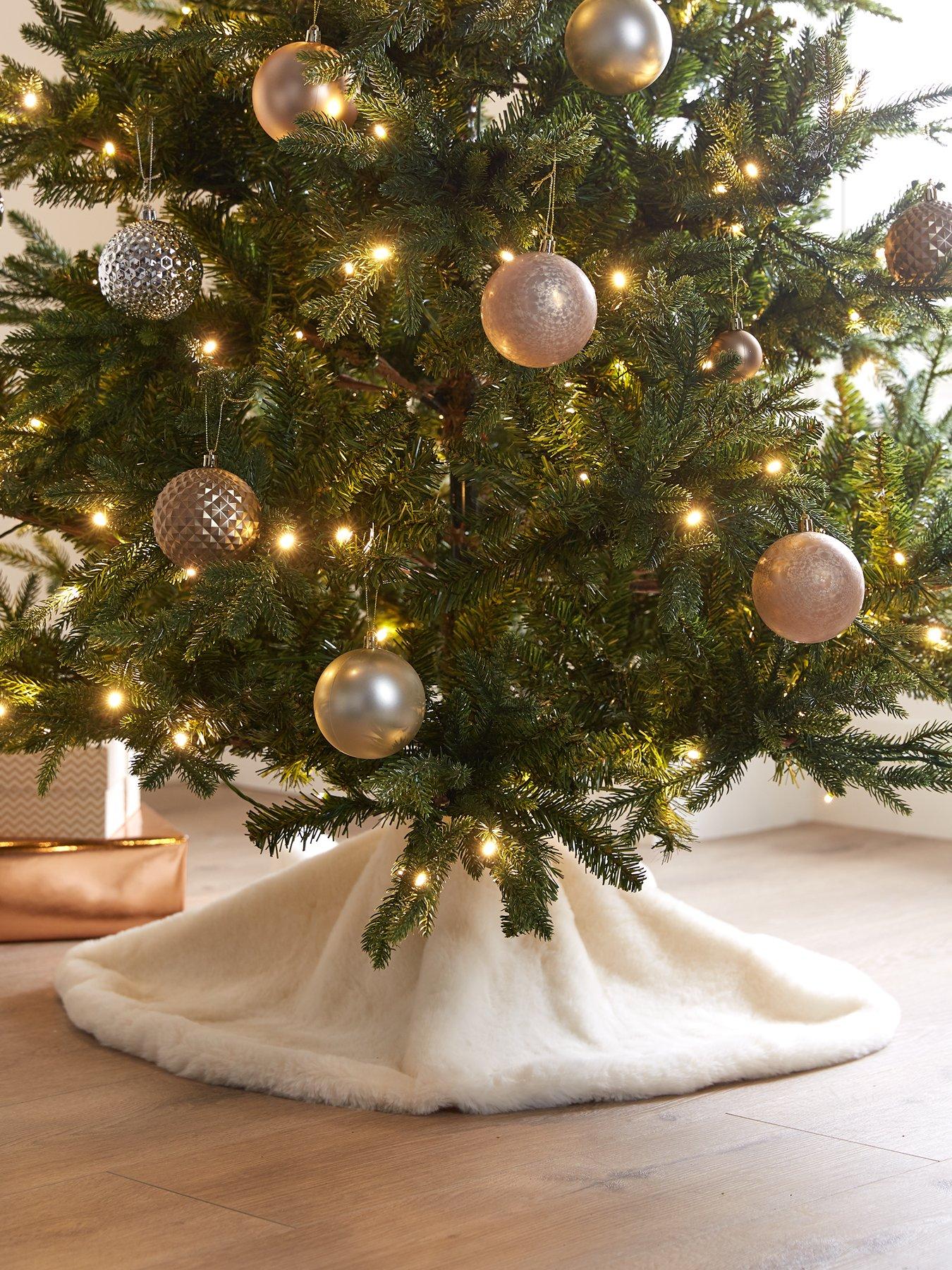Festive 90 cm White Faux Fur Christmas Tree Skirt
