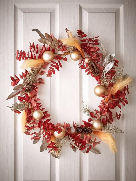 front image of pampas-christmas-wreath