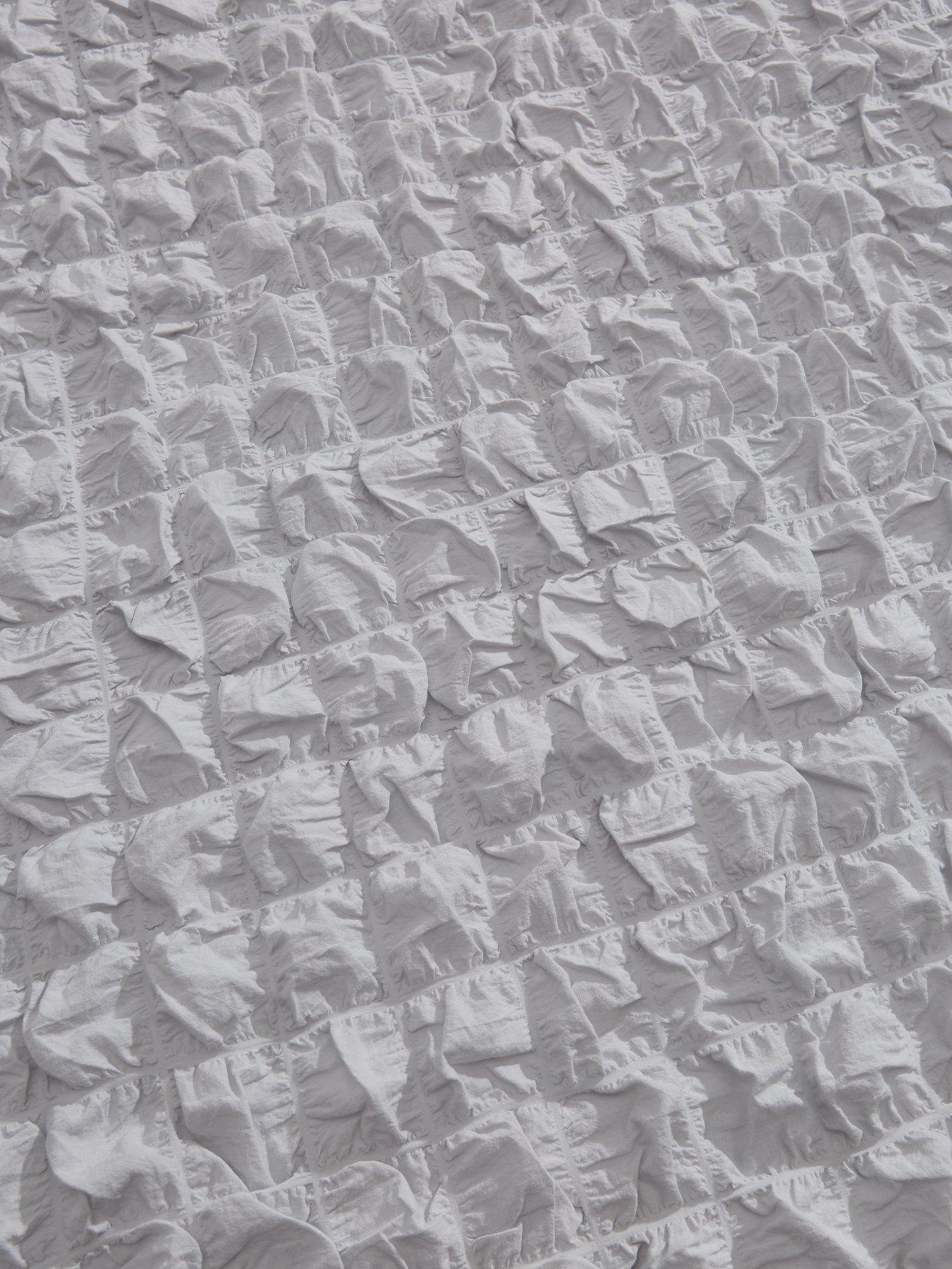  image of very-home-seersucker-cotton-180-thread-count-duvet-cover-set