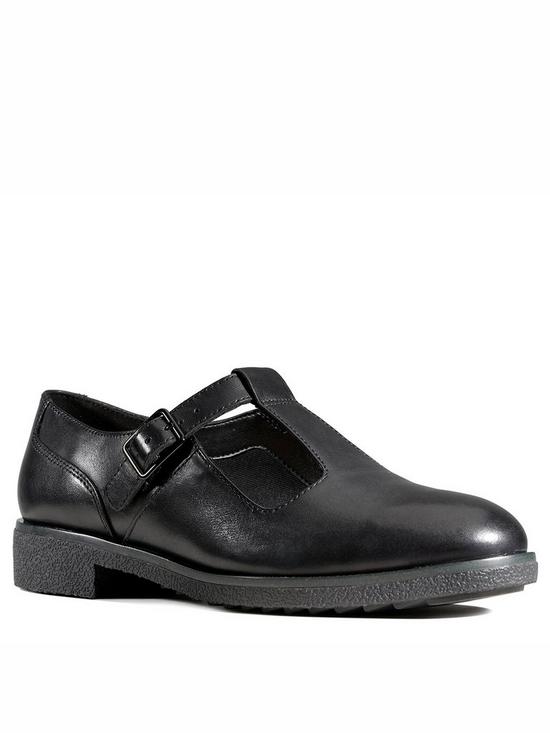 front image of clarks-griffin-town-leather-flat-shoe-black