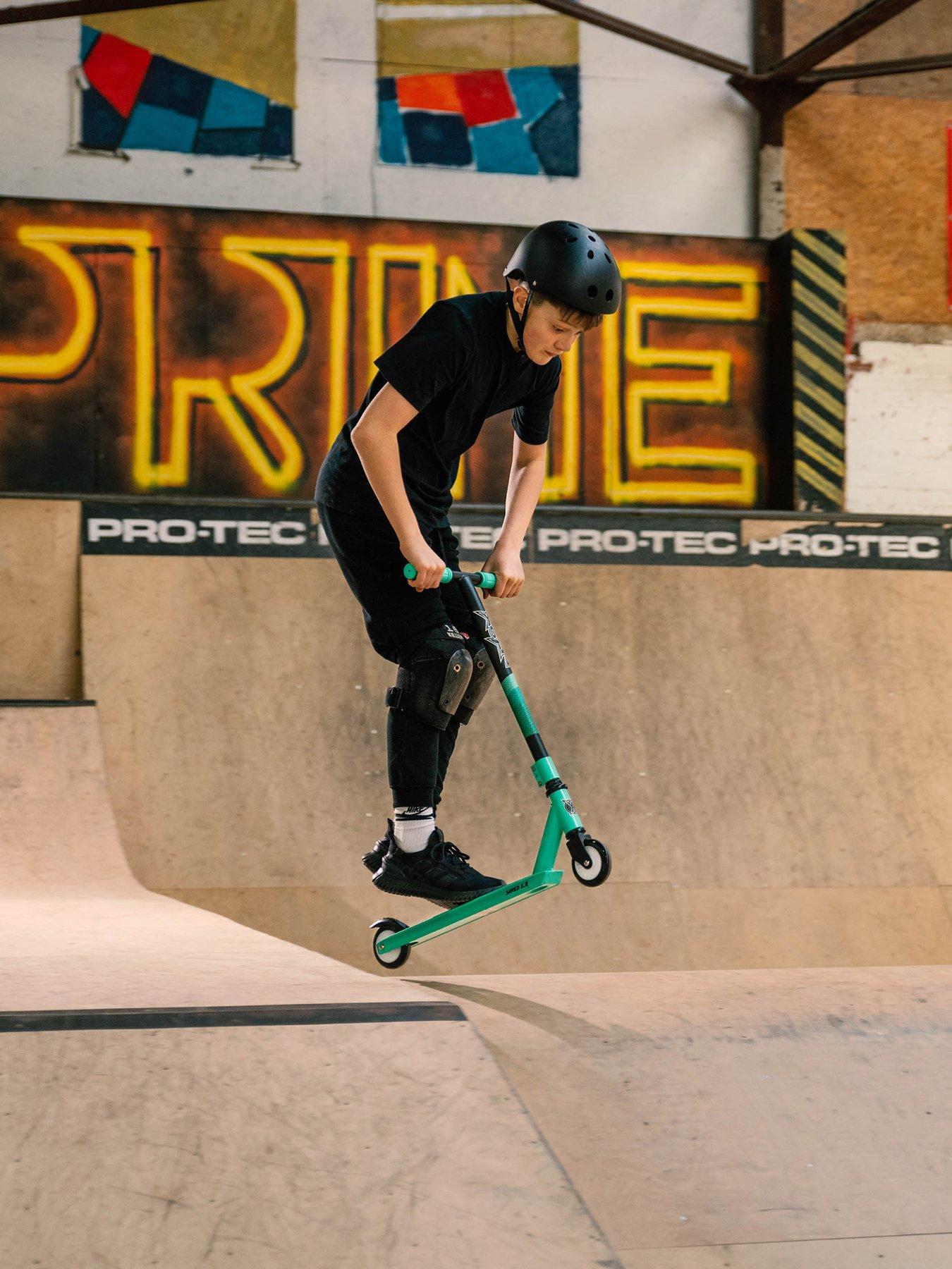Image 1 of 7 of XOOTZ Shred 2.0 T-Bar Stunt Scooter
